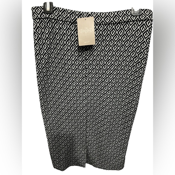 NWT- MAEVE ANTHROPOLOGIE TEXTURED BLACK & WHITE GEOMETRIC KNIT SKIRT - Picture 2 of 4